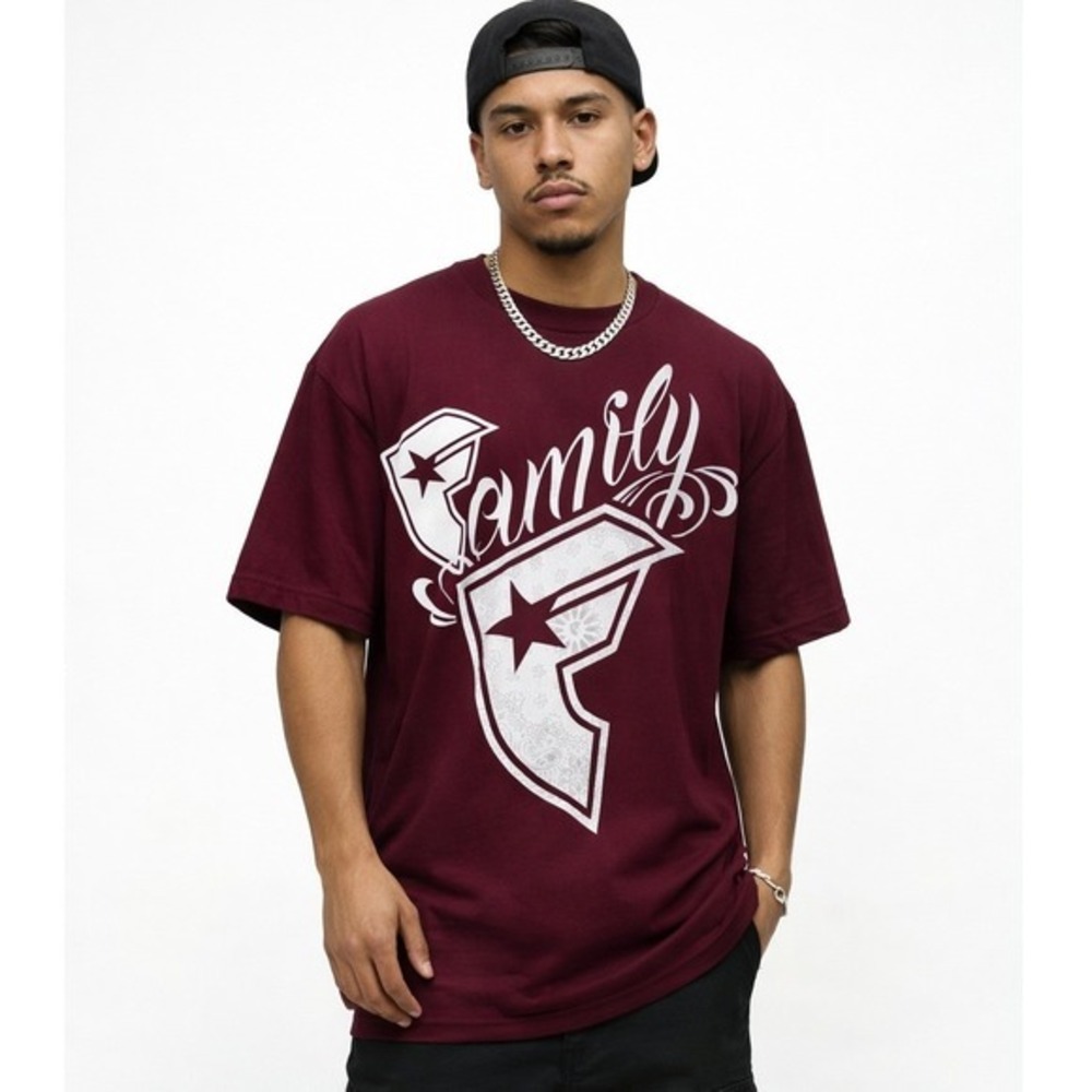 Y2K Famous Stars and Straps‎ Mens XL Family Graphic Tee Burgundy Short Sleeve